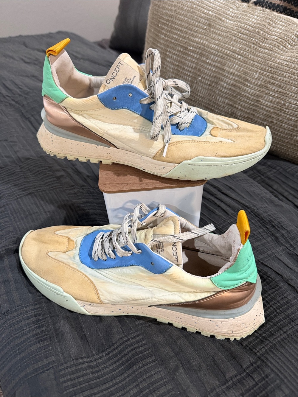 Concept Runner Low-Top Sneakers in Beige, Blue & Mint